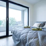 Bright & Spacious - Garage & Balcony