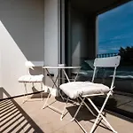 Bright & Spacious - Garage & Balcony *