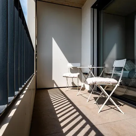 Bright & Spacious - Garage & Balcony