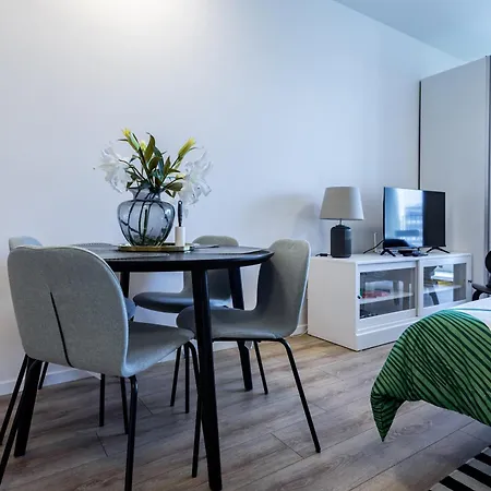 Bright & Spacious - Garage & Balcony * 브라티슬라바