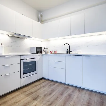 Διαμέρισμα Bright & Spacious - Garage & Balcony Μπρατισλάβα