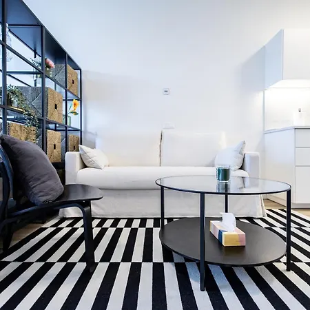 Bright & Spacious - Garage & Balcony *