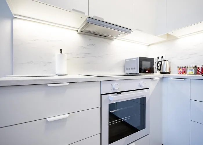 Bright & Spacious - Garage & Balcony Appartamento *