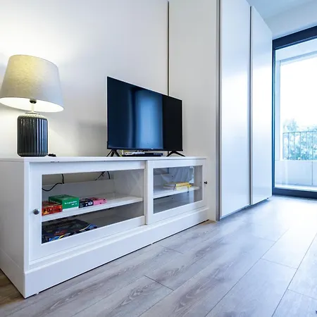 Bright & Spacious - Garage & Balcony *